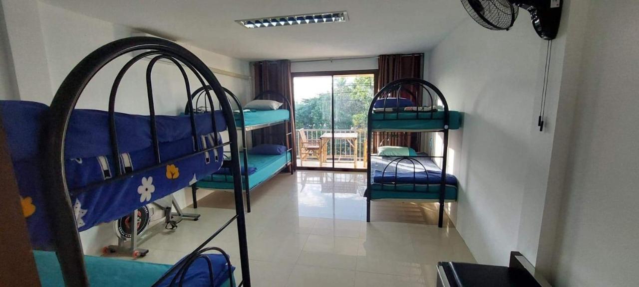 P & T Hostel Bangrak Kültér fotó