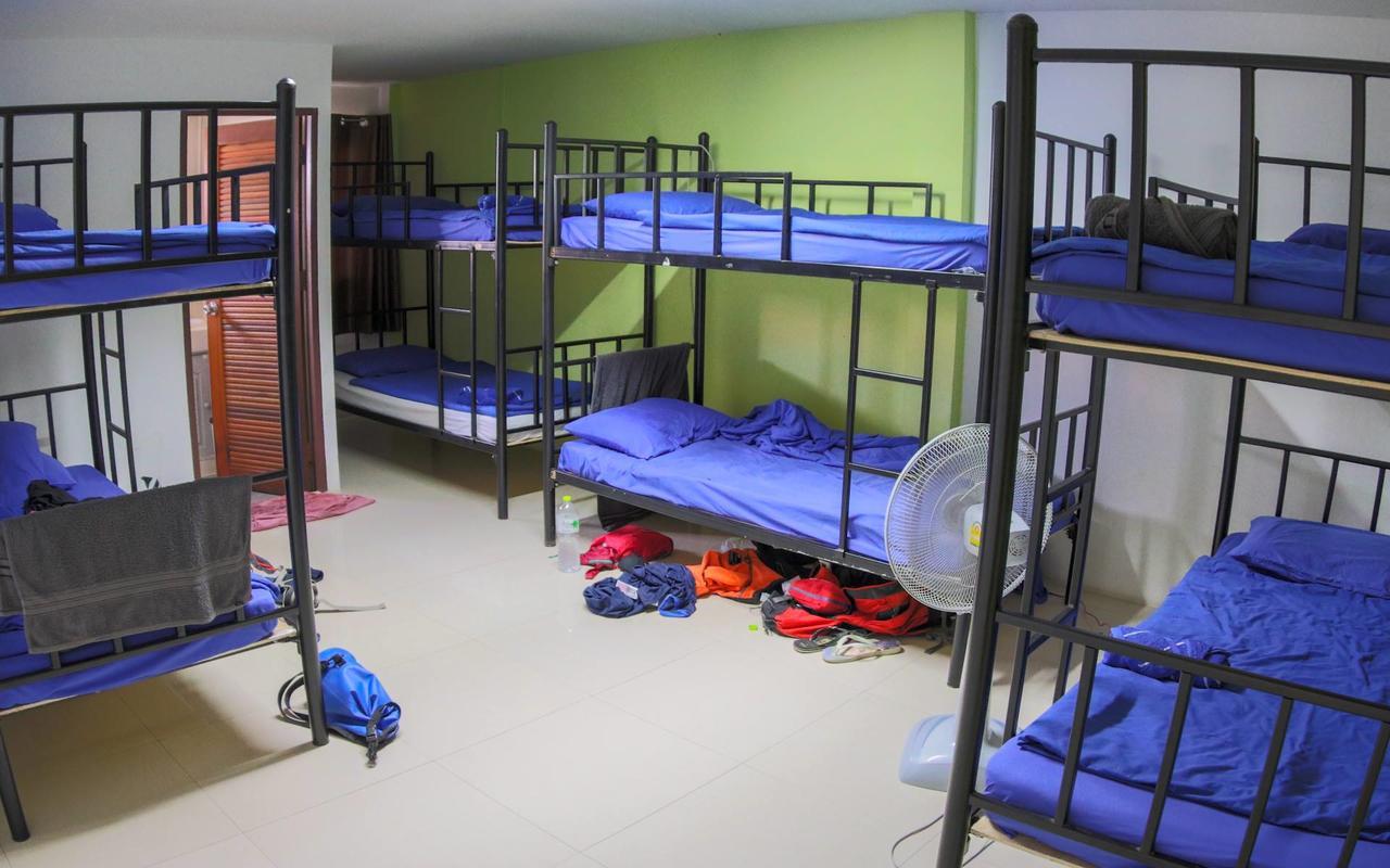 P & T Hostel Bangrak Kültér fotó