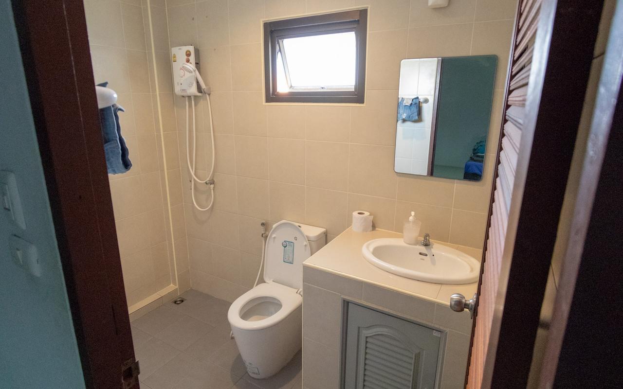 P & T Hostel Bangrak Kültér fotó