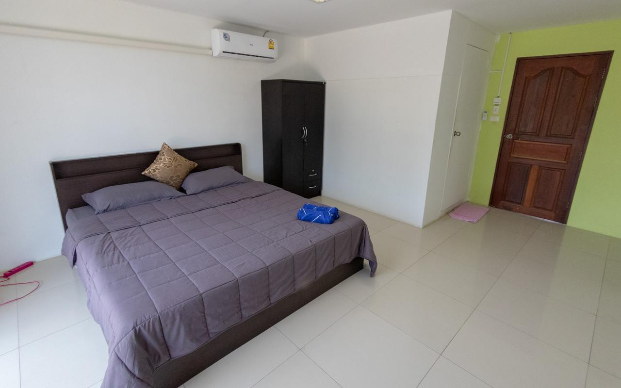 P & T Hostel Bangrak Kültér fotó