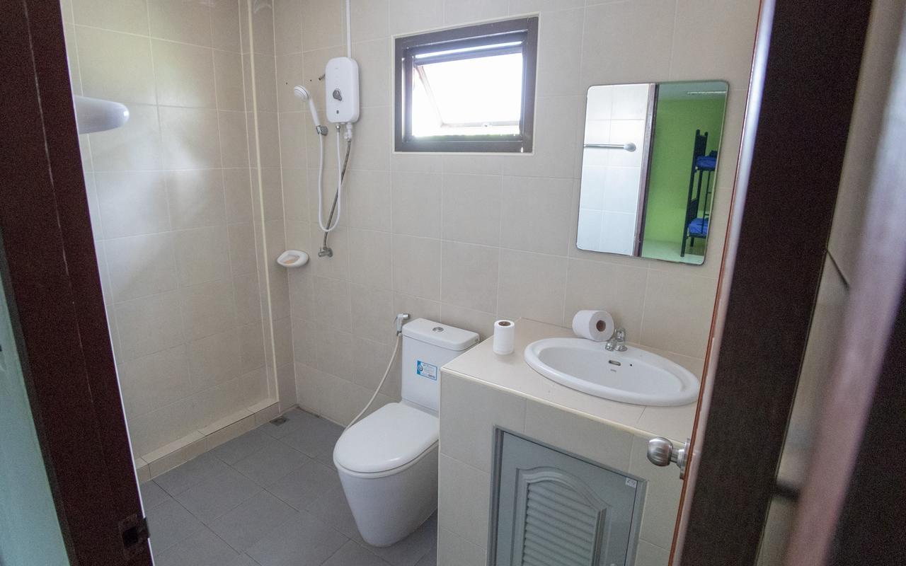 P & T Hostel Bangrak Kültér fotó