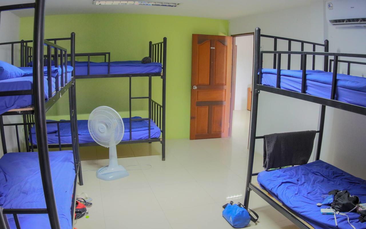 P & T Hostel Bangrak Kültér fotó